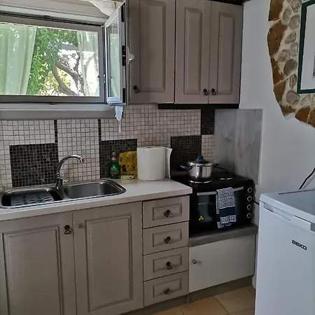 Skyrosfamilyhouses-konatsi Skyros